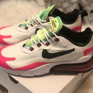Air max 270 react size 9.5 to big for me.only worn to mailbox and back inside.
